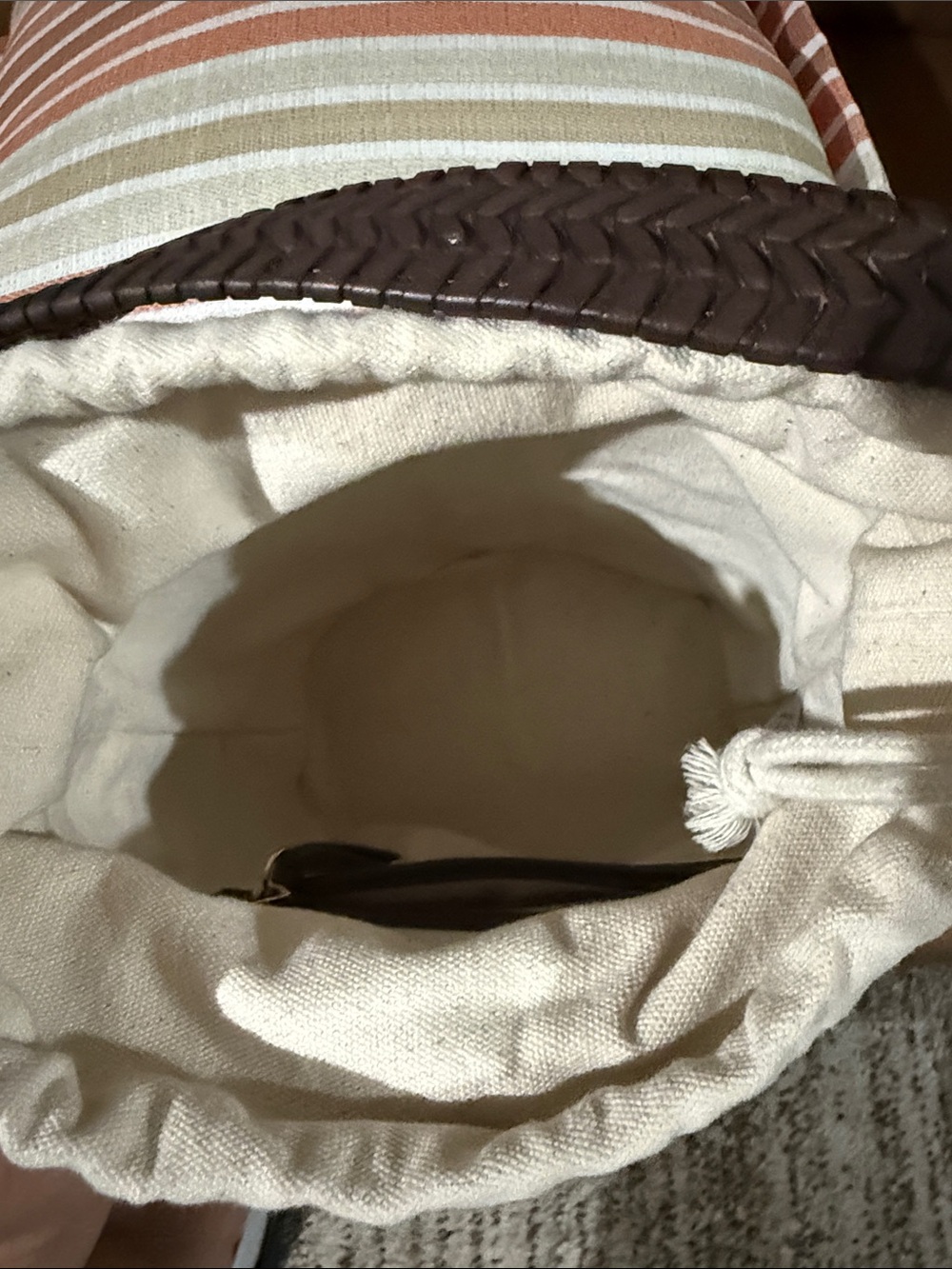 J. Jill Brown Bucket Shoulder Bag and crossbody with Cream Drawstring - Picture 6 of 7